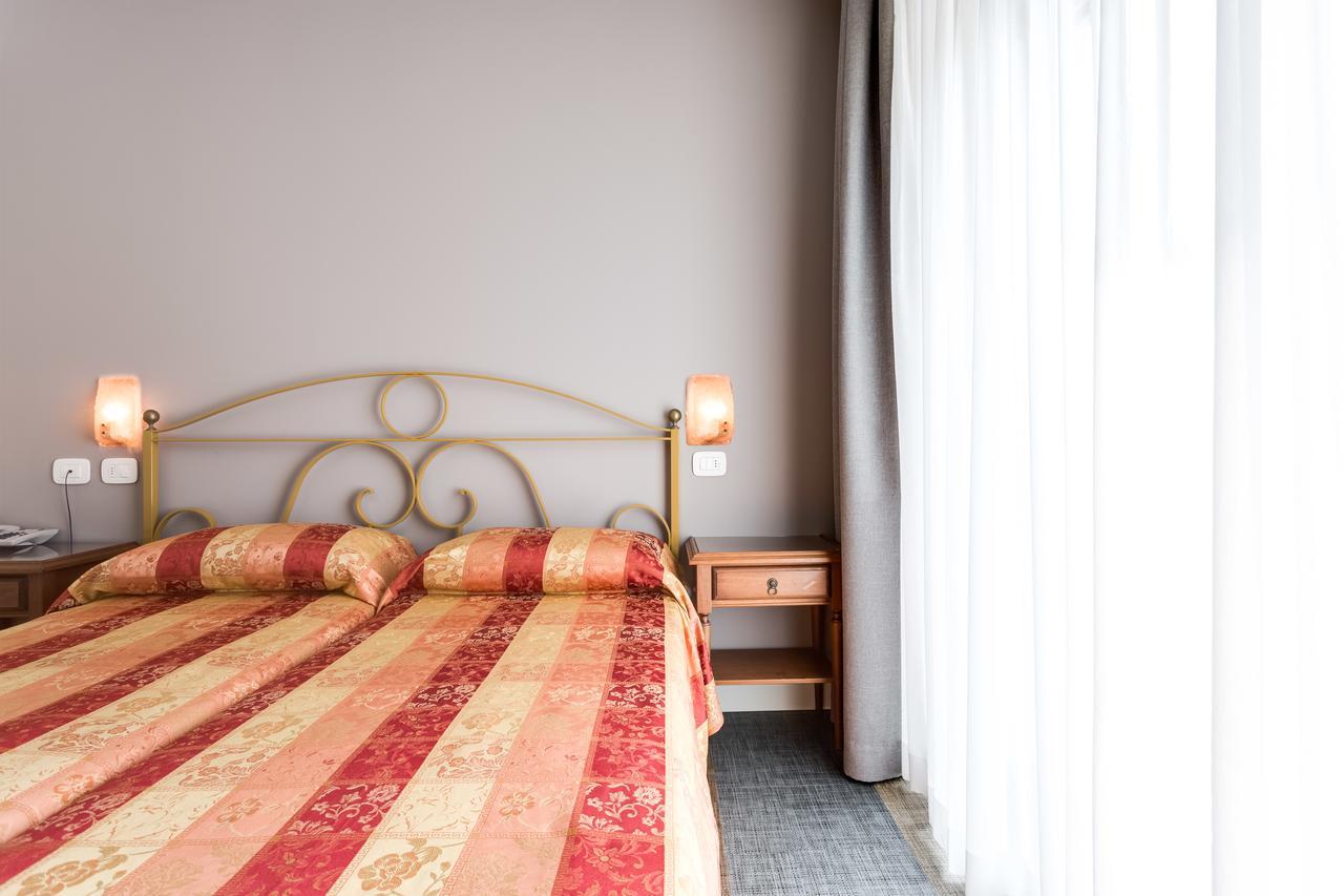 Hotel Europa Garde Extérieur photo