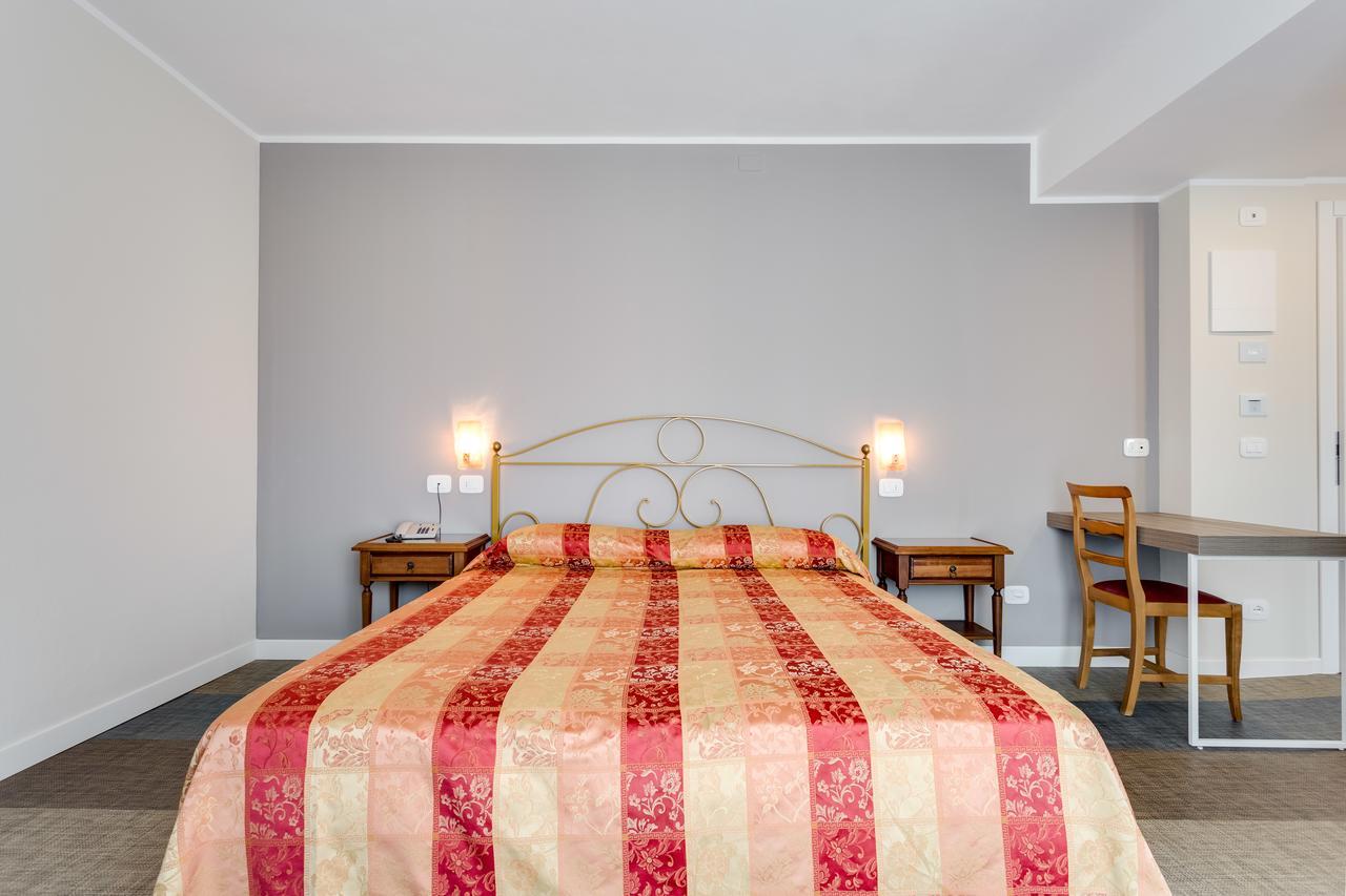 Hotel Europa Garde Extérieur photo